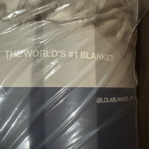 Lola Blankets/Plush Faux Fur Blanket/Throw/Size L/Tan/Cream/NEW! SEALED/NIB! - Picture 10 of 16